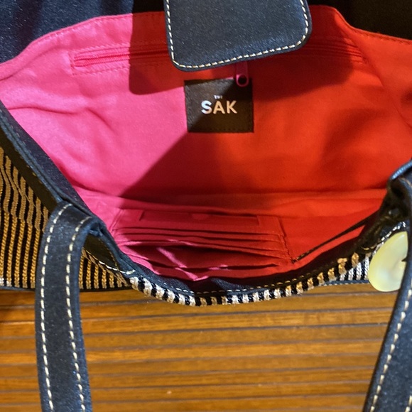 The SAK Bag vintage black and tan woven purse BAGP117 - Picture 5 of 11